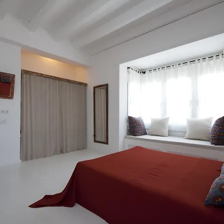 Hotel B House *