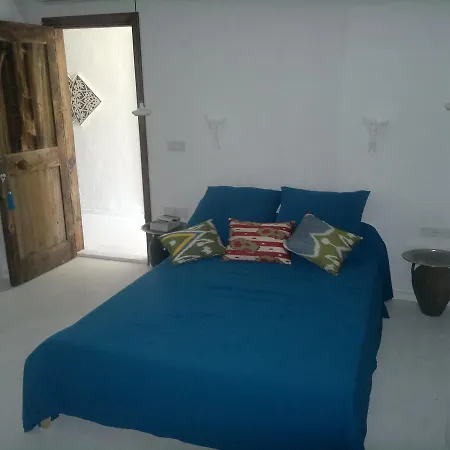 B House *